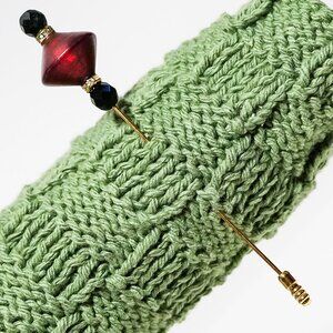 Vintage Venetian Murano Glass Hat Pin – Red & Black Beads with Gold Accents